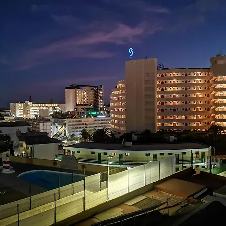 아파트 Modernes In Juncos Ii Mit Poolblick, 4 Etage In Top-lage Von 플라야 델 잉글스