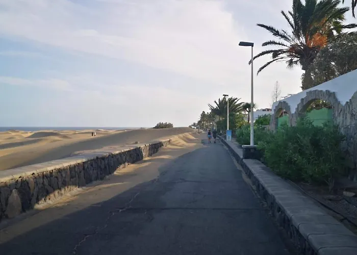 아파트 Modernes In Juncos Ii Mit Poolblick, 4 Etage In Top-lage Von